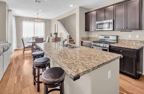 Beaumont House | Charming 3-bedroom house in fabulous Beaumont with AC