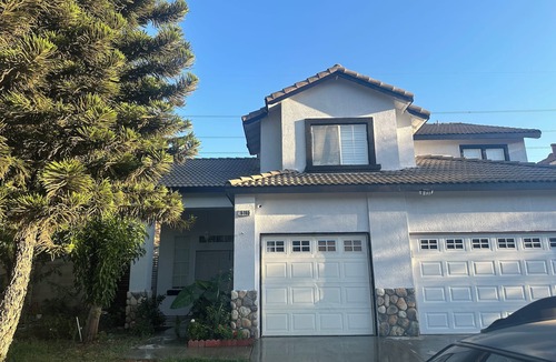 Southridge Village House | Charming 3-bedroom house in Fontana with AC