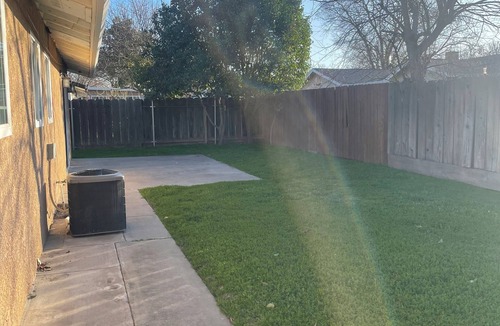 Modesto House | Charming 3-bedroom house with WiFi, AC in Modesto