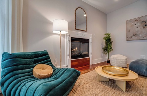 North Central House | Charming 3-bedroom townhome in Pasadena!
