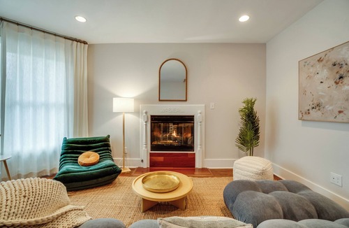 North Central House | Charming 3-bedroom townhome in Pasadena!