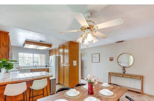 Bakersfield House | Charming 3-bedroom house in beautiful Bakersfield