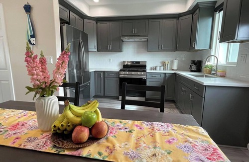 Garden Grove House | Charming 3-bedroom house Tropical theme delightful Garden Grove