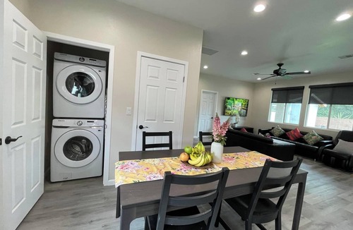 Garden Grove House | Charming 3-bedroom house Tropical theme delightful Garden Grove