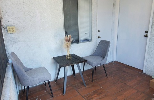 Los Angeles House | Charming 3 bedroom front house.