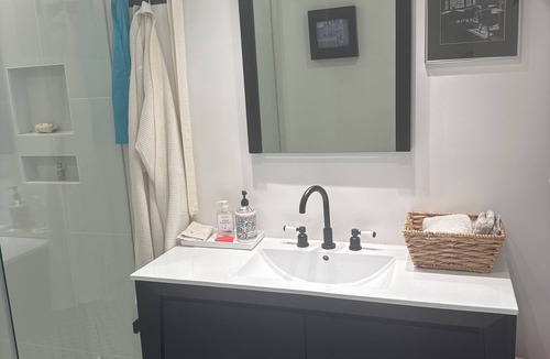 Lake Balboa House | Charming 3-bedroom house in fabulous Los Angeles with WiFi, AC