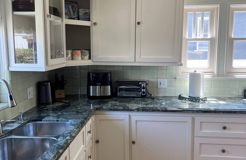 Sherman Oaks House | Charming 3-bedroom house in gorgeous Los Angeles with WiFi, AC