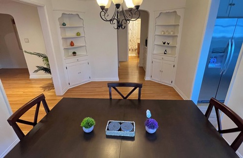 Sherman Oaks House | Charming 3-bedroom house in gorgeous Los Angeles with WiFi, AC