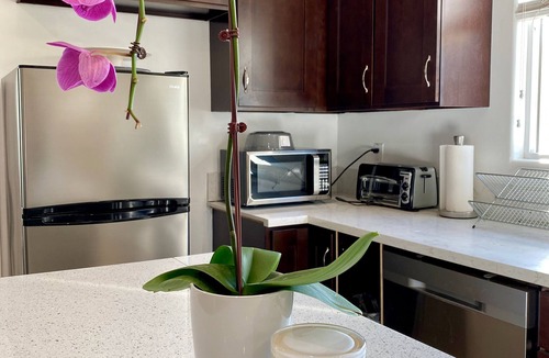 Midway City Condo | Charming 3-bedroom condo, perfect for Disney, Little Saigon, and SoCal Beaches