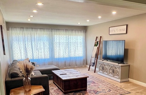 Simi Valley House | Charming 3-bedroom house in Simi Valley with AC, WiFi
