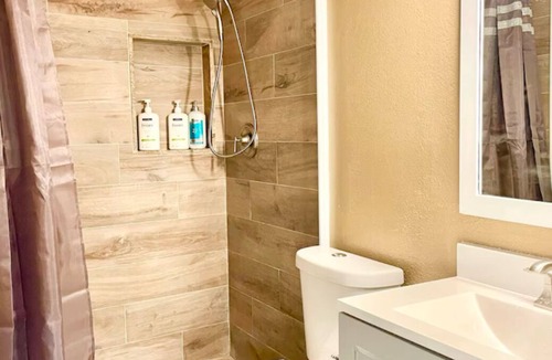 Duarte House | Charming 4-bedroom bungalow with WiFi and AC in Duarte