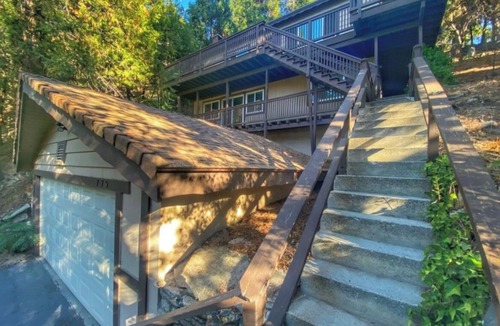 Crestline House | Charming 4-bedroom house with AC and WiFi in awesome Crestline