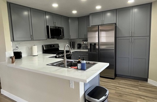 Corona House | Charming 4-bedroom house with AC, WiFi, backyard in quiet neighborhood