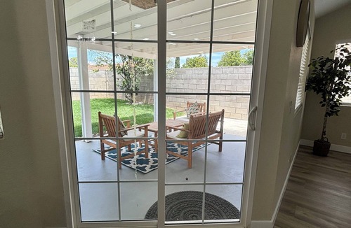 Corona House | Charming 4-bedroom house with AC, WiFi, backyard in quiet neighborhood