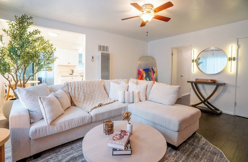Palmdale House | Charming 4-bedroom pet-friendly house centrally located in West Palmdale.