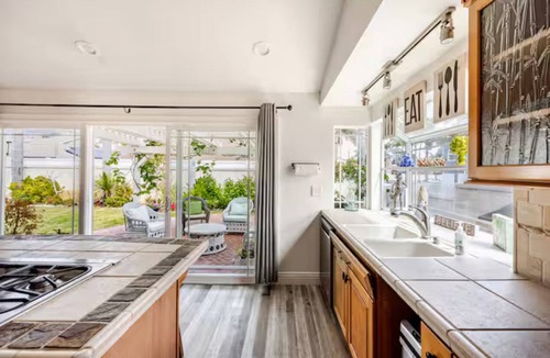 Huntington Beach House | Charming 5-bedroom house in lovely Huntington Beach with WiFi, AC