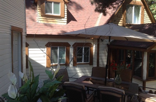 Lake Arrowhead House | CHARMING 5 BEDROOOM/5 BATH FAMILY RETREAT IN THE HEART OF ARROWHEAD/LAKE RIGHTS