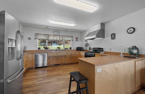 Twain Harte Cabin | Charming 6-bedroom cabin with stunning views!