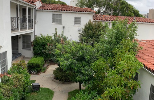 Westwood Apartment | Charming and Cozy Apt in the Hear of Westwood Village