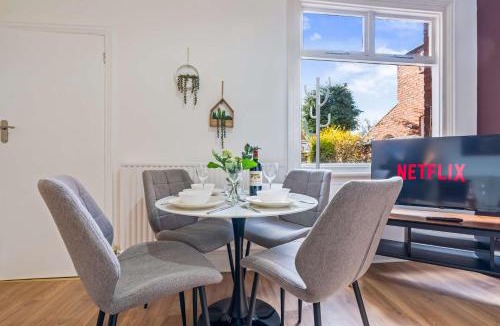 Cradley Heath House | Charming and Spacious Home in Cradley Heath by 53 Degrees Property Sleeps 8