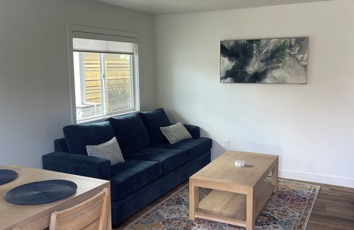 Cardiff-by-the-Sea Apartment | Charming apartment a mile from beaches with private entrance and patio.