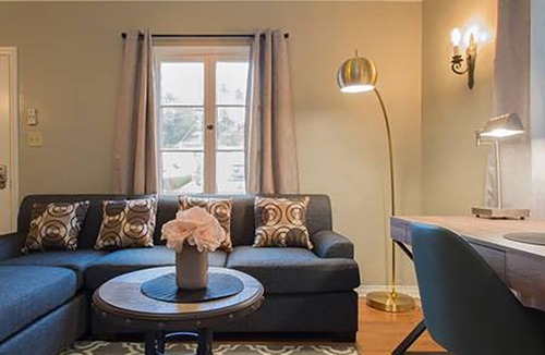 South Arroyo Apartment | Charming Apartment in the Central Pasadena