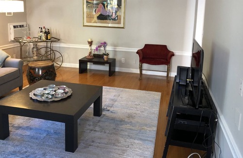 Westwood Apartment | Charming apartment gem in Westwood Village, centrally located private and quiet