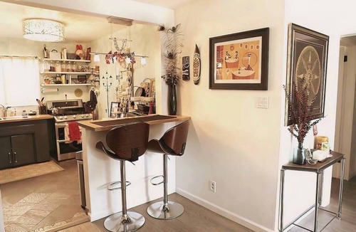 Alamitos Beach Condo | Charming Artist Condo - Close walk to the Beach