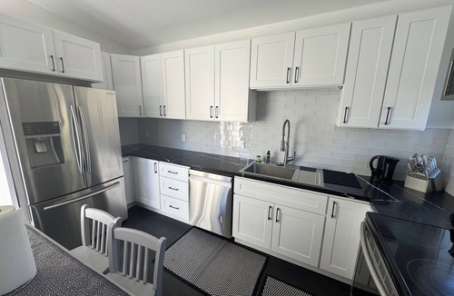 Pleasant Hill House | Charming backyard Guesthouse with 2 bedrooms and WiFi, AC in Pleasant Hill