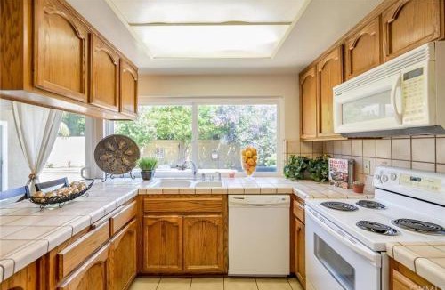 La Palma House | Charming Bedroom Near Disney Land, Orange County