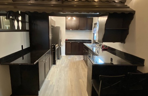 Burbank Cottage | Charming Burbank Cottage!