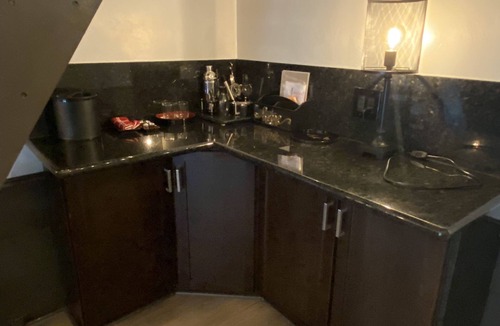 Burbank Cottage | Charming Burbank Cottage!