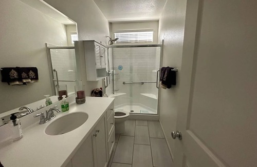 Canyon Lake Apartment | Charming Casita with private entrance in beautiful and secure neighborhood.