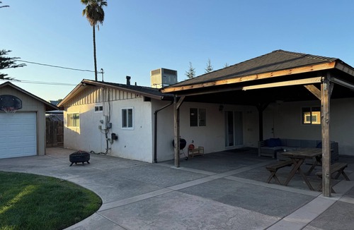 Merced House | Charming cozy 3-bedroom 2-bath house
