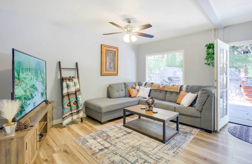 Crestline House | Charming Crestline Home: 1 Mi to Lake Gregory!