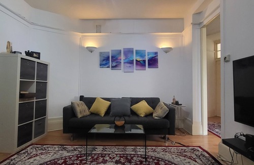 Frognal and Fitzjohns Apartment | Charming Double Bedroom Retreat in the Heart of London – Perfect for Couples