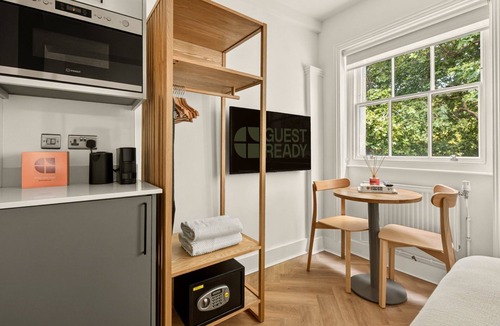 St. Pancras Apartment | Charming Double Studio Retreat