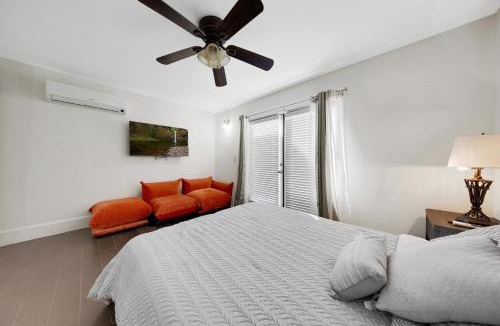 Alhambra House | Charming Downtown Retreat with free parking