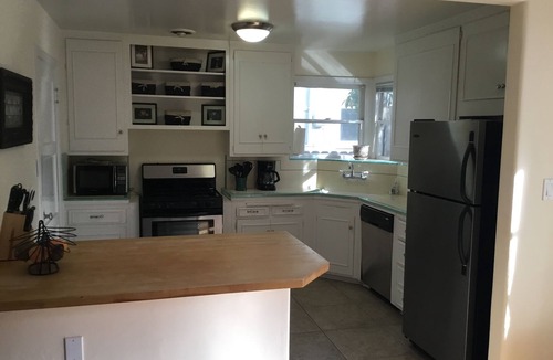 East Sacramento House | Charming East Sac 3 br Close to Downtown, Sac State, UC Davis Med Center