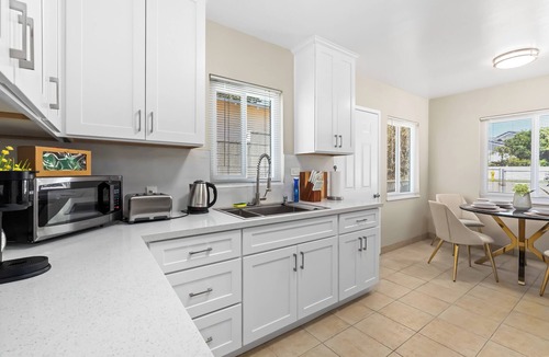 Rancho Cucamonga House | Charming Garden 2 bedrooms House with Modern Comforts