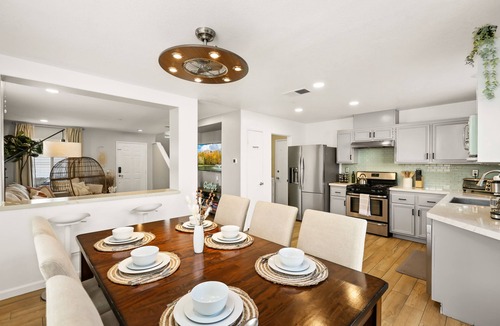 Anaheim Colony Historic District House | Charming Getaway 7 mins from Disneyland!