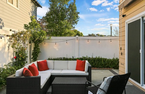 Anaheim Colony Historic District House | Charming Getaway 7 mins from Disneyland!