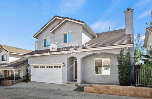 Sylmar House | Charming Getaway on Apple Grove Ln #41877