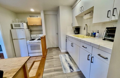 El Porto House | Charming Guest House in Spanish Style Duplex | Steps to Beach!