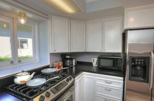Upper East House | Charming Hideaway w/HotTub & Patio Near Downtown!