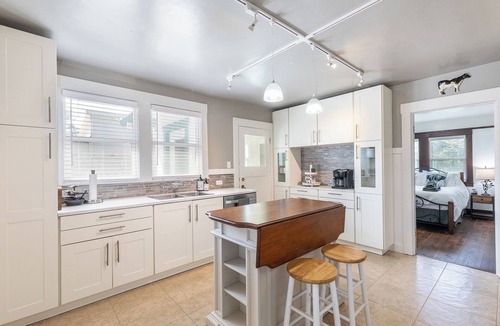 Tomales House | Charming house in a charming town, Casa Cerini