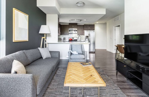 Wilshire Center Apartment | Charming Koreatown 2BR w/ Gym, Pool, walk to Wilshire Blvd, by Blueground