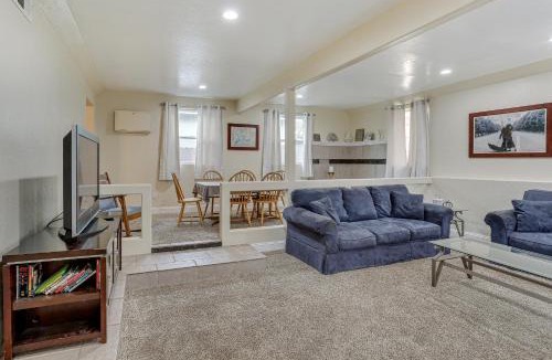 Lakehead-Lakeshore House | Charming Lakehead Cabin Walk to Shasta Lake!