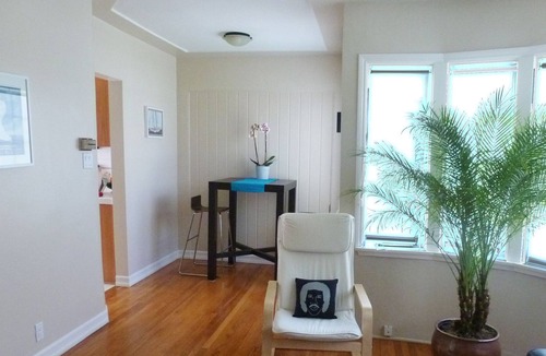 Northeast House | Charming + Mod Beach Bungalow In Fancy North Santa Monica Near Montana Ave