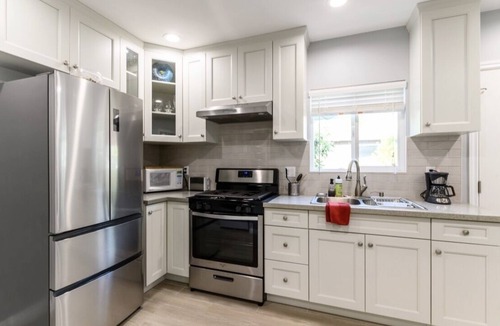 Monrovia House | Charming Mountain Hideaway - Detached One Bedroom ADU in Monrovia/LA